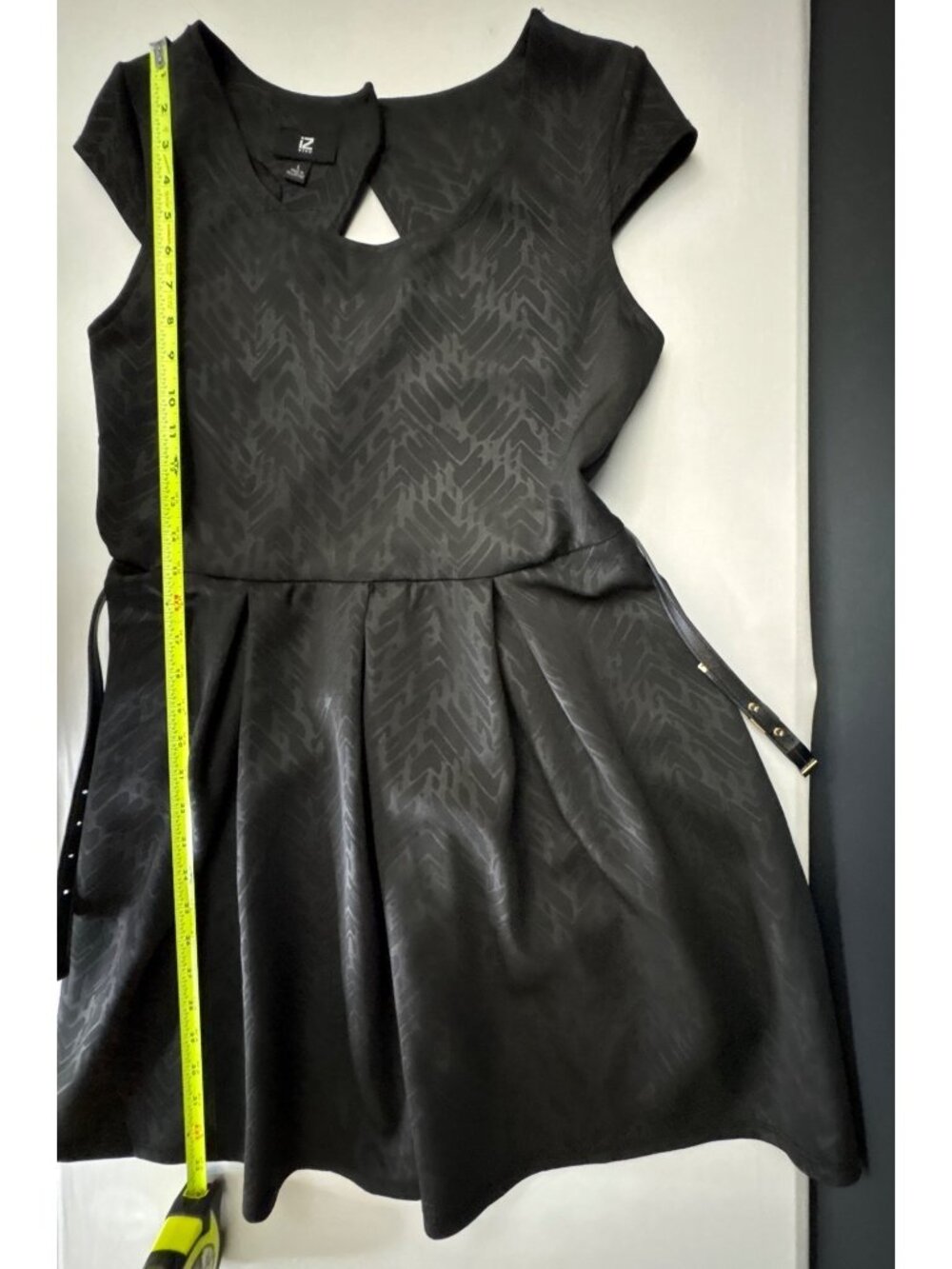 IZ BYER WOMEN'S SKATER BLACK KEYHOLE BACK SCUBA KNIT SHORT SLEEVE DRESS SIZE L - Picture 13 of 16
